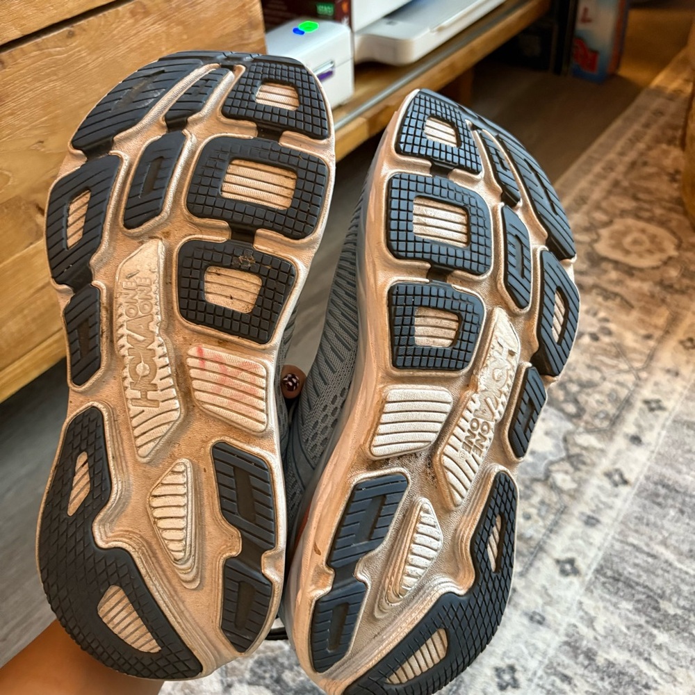 Hoka bondi 7 size 9.5 running shoes - Picture 4 of 7